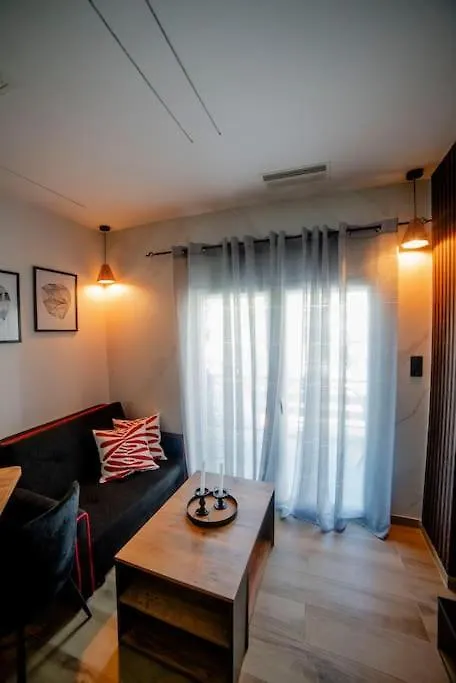 Coloris Rubrum Room 塞萨洛尼基 公寓